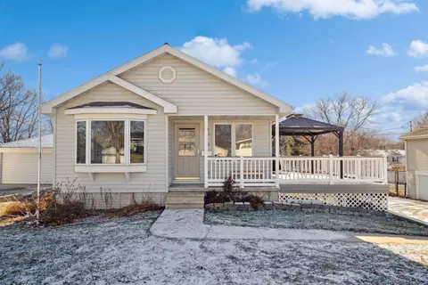 1716 Howard Ave, Waterloo, IA 50702
