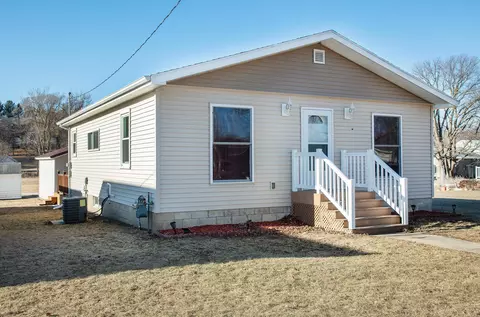 311 N Main St, Greene, IA 50636
