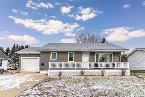 403 J Ave, Grundy Center, IA 50638