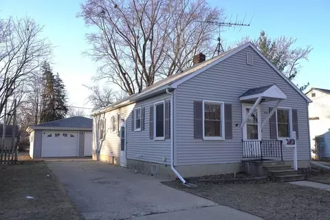 506 8th Ave, Charles City, IA 50616