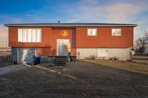 310 Washburn Ave, Lamont, IA 50650