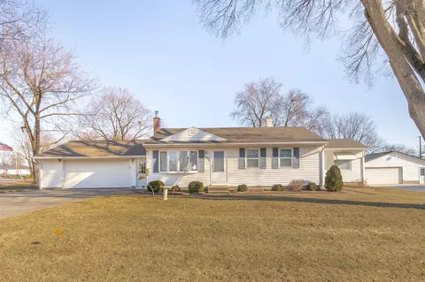 400 Everette Ave, Elk Run Heights, IA 50707