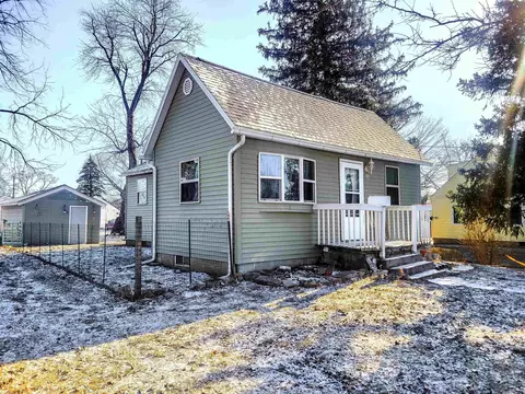 1313 Wallgate Ave, Waterloo, IA 50701