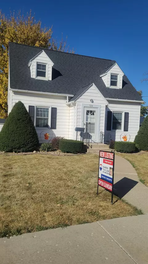 524 6th St, Jesup, IA 50648
