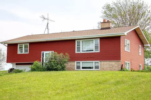 28352 Evergreen, Aplington, IA 50604