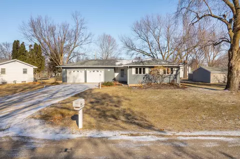 1018 Belle St, Waterloo, IA 50702
