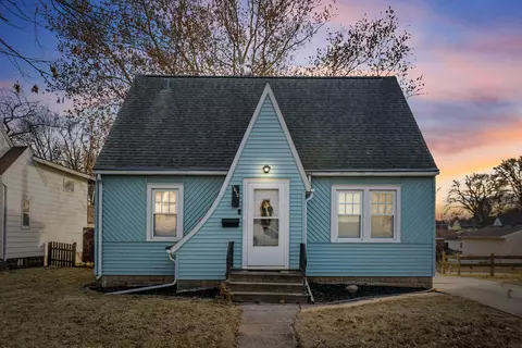 1812 Forest Ave, Waterloo, IA 50702
