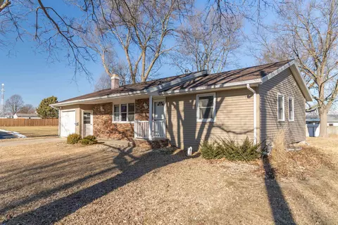 305 F Ave, Grundy Center, IA 50638