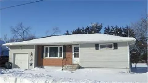 1109 N Railroad St, Sumner, IA 50674