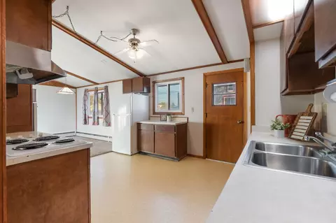 205 S Cherry St, Traer, IA 50675 photo 13