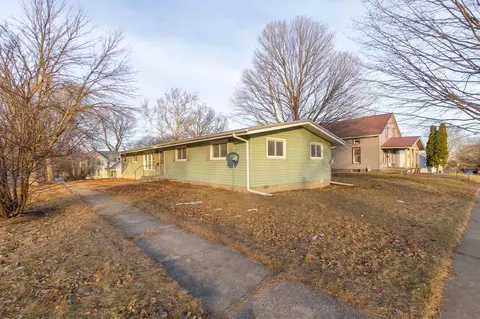 205 S Cherry St, Traer, IA 50675 photo 3