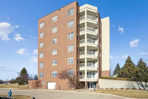 1326 Maxhelen Blvd #2A, Waterloo, IA 50701