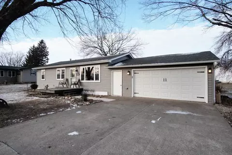 605 1st St, Janesville, IA 50647