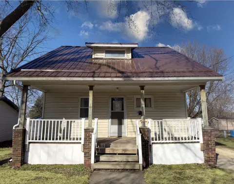 4 7th Ave NW, Oelwein, IA 50662