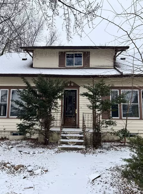 404 E Hayes St, Hazleton, IA 50641 photo 2