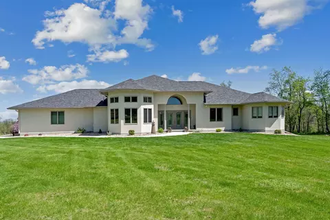 1865 250th St, Denver, IA 50622