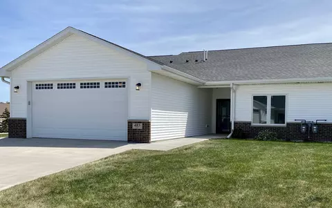 485 Autumn Ln #1, Cedar Falls, IA 50613