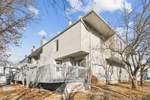 2117 Sky Line Dr, Waterloo, IA 50701