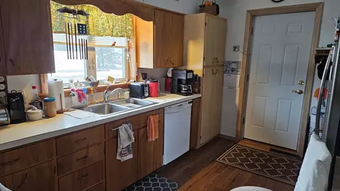 307 E Hayes St, Hazleton, IA 50641 photo 14
