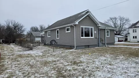 307 E Hayes St, Hazleton, IA 50641 photo 5