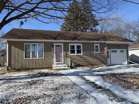 303 1st St, Parkersburg, IA 50665