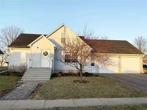 705 2nd St, Parkersburg, IA 50665