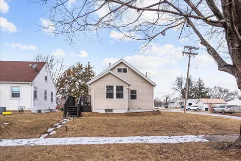 1000 Home Park Blvd, Waterloo, IA 50701