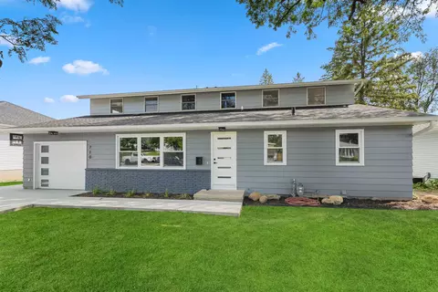 710 W 13th St, Cedar Falls, IA 50613
