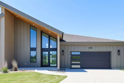 4006 Keagles Xing, Cedar Falls, IA 50613