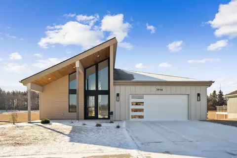 3916 Keagles Xing, Cedar Falls, IA 50613