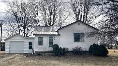 212 Grove St, Fredericksburg, IA 50630