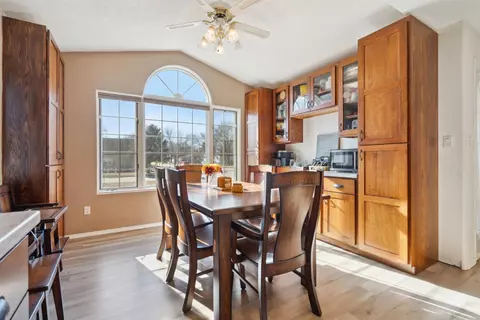 402 E 6th St, Readlyn, IA 50668 photo 10