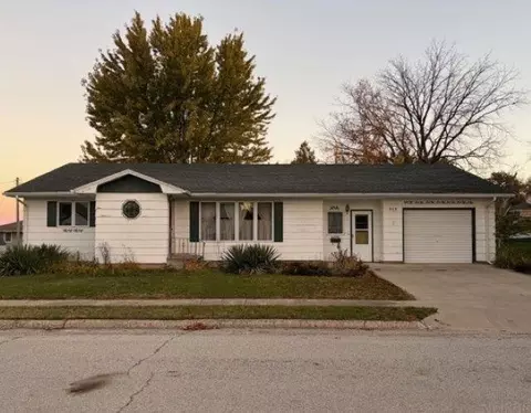 305 Wilson St, Wellsburg, IA 50680