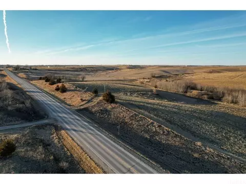 5023 146 Hwy, Montezuma, IA 50171