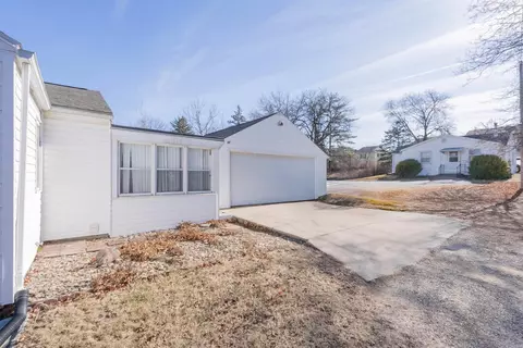 1734 E Ridgeway Ave, Waterloo, IA 50702 photo 3