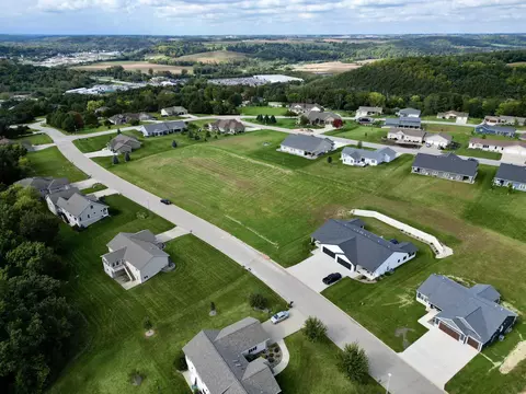 Shagbark Lane Road, Decorah, IA 52101