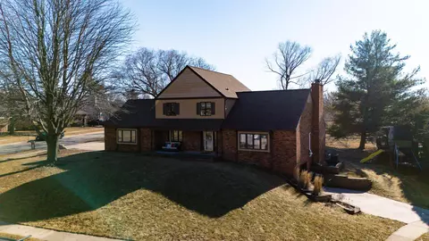811 Latham Pl, Cedar Falls, IA 50613