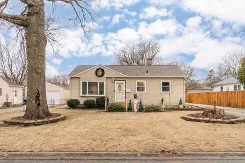 2109 Victory Dr, Cedar Falls, IA 50613