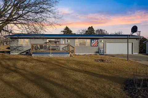 206 Westwood Ave, Strawberry Point, IA 52076