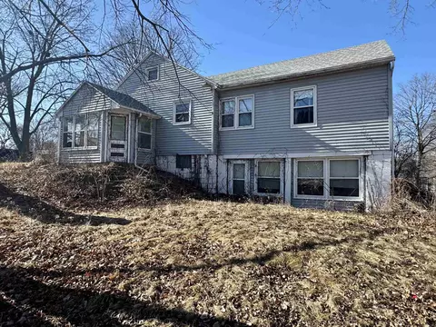 201 Joy Dr, Waterloo, IA 50702 photo 2