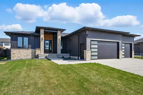 2213 Vera Way, Cedar Falls, IA 50613