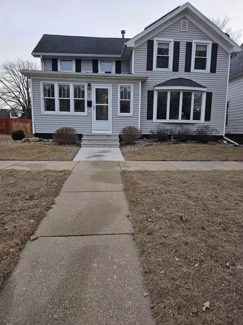 603 E Butler St, Manchester, IA 52057