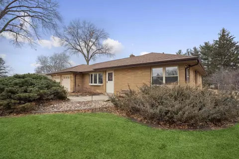 1822 Orchard Dr, Cedar Falls, IA 50613