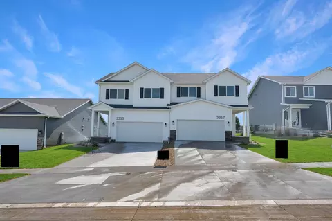 3355 Lincolnshire Rd, Waterloo, IA 50701