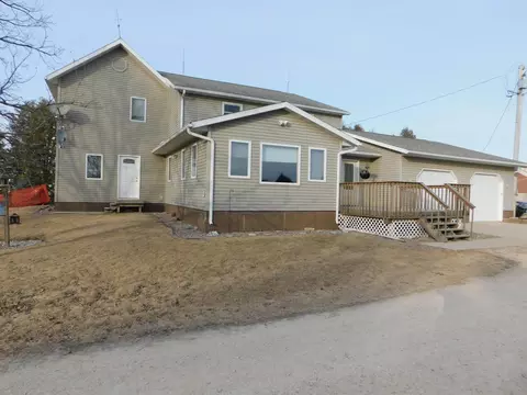 15224 Falcon Ave, Monona, IA 52159