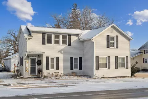 130 Main St W, Maynard, IA 50655