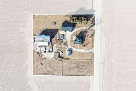 8489 Farley Rd, Farley, IA 52046 photo 4