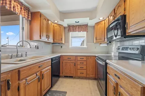 8489 Farley Rd, Farley, IA 52046 photo 8