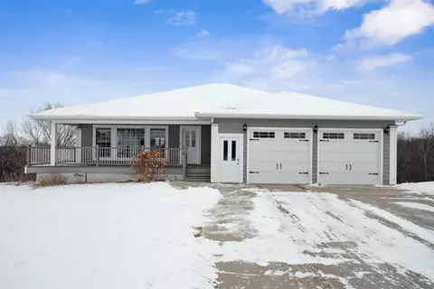 2402 Aspen Lane Rd, Decorah, IA 52101 photo 2