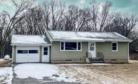 608 Stone St, Clermont, IA 52135